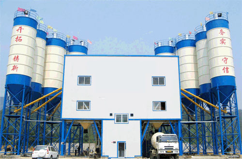 水泥罐正常運(yùn)作 水泥罐正常運(yùn)作